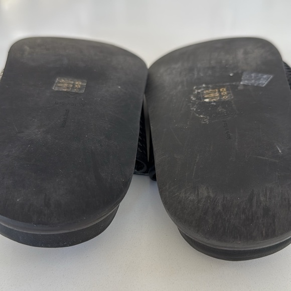 Mercedes Castillo Celynne Slide Sandal Perforated Grip-Strap Black 9.5/ 39.5 - Picture 13 of 16